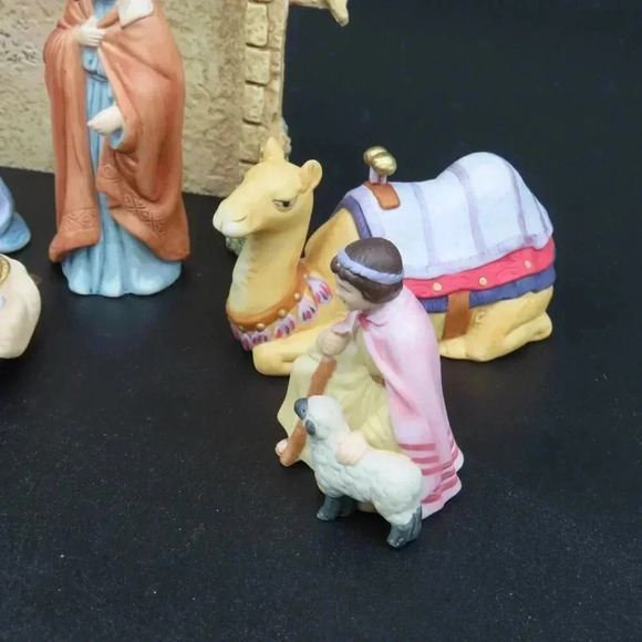 AVON ''O HOLY NIGHT'' Complete 9 Pc JESUS NATIVITY SET w/ Boxes Vintage 1989/90 - Picture 5 of 6